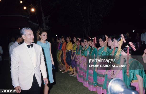 Official Visit Of The Shah Of Iran To Thailand. Bangkok - f�évrier 1968 - La nuit, à l'occasion de sa visite officielle en Thaïlande, le Shah Mohammad...