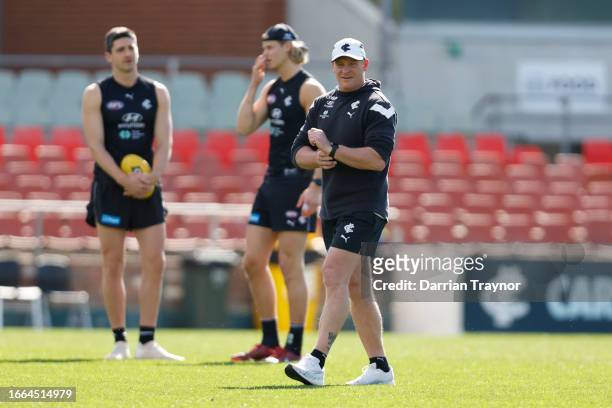 Michael Voss, senior coach of Carlton looks on during a Carlton Blues AFL training session at Ikon Park on September 07, 2023 in Melbourne, Australia.