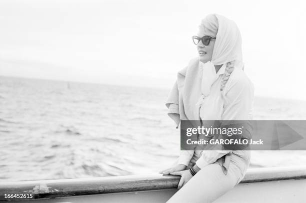 Anita Ekberg Visiting Her Parents In Sweden. Suède, Malmoe, 21 septembre 1962, l'actrice et mannequin Anita EKBERG rend visite à ses parents,...