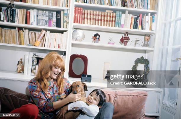 Rendezvous With Catherine Rouvel. Paris - mars 1969 - Chez elle, dans son salon rue Lamarck, à l'occasion de son rôle dans 'Fanny', l'actrice...