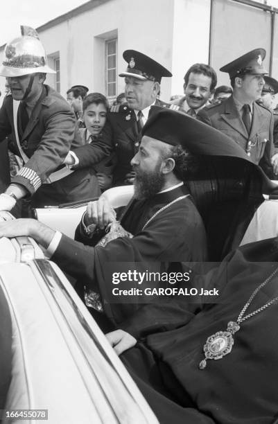 Arrival Of Archbishop Makarios In Athens. Grèce, Athènes, 19 avril 1957, Mikhail Khristodoulou MOUSKOS, archevêque et primat de l'Église orthodoxe de...