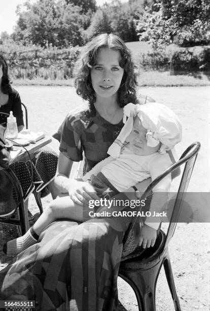 Shooting Of The Film 'Alice Ou La Derniere Fugue' By Claude Chabrol. Région parisienne- 23 Juillet 1976- Lors du tournage du film 'ALICE OU LA...