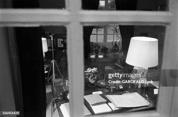 Andre Malraux'S Office In Verrieres-Le-Buisson. Verrieres-le-Buisson- 28 novembre 1976- Dans la propriété du château de Louise DE VILMORIN, le bureau...