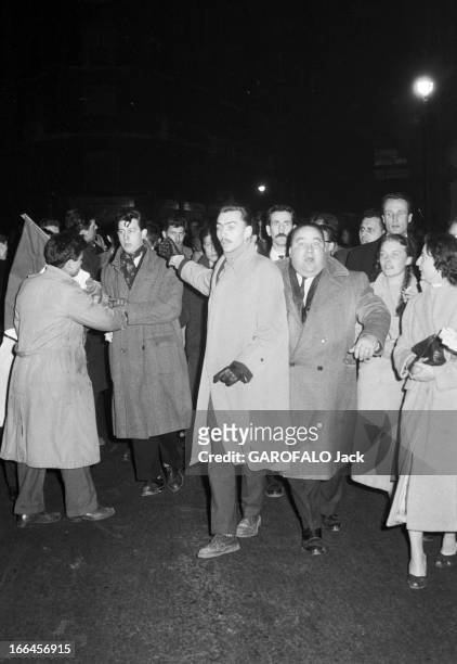 Anti Soviet Protest Against Intervention In Hungary. France, Paris, 7 novembre 1956, Les manifestations en Occident contre l'intervention soviétique...