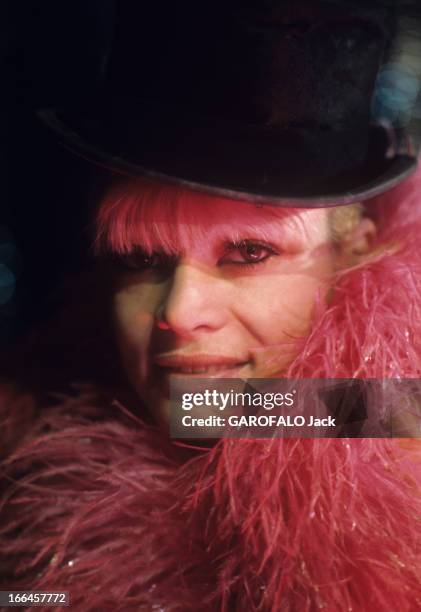 Alain Bernardin In His Cabaret The Crazy Horse Saloon. Paris - janvier 1973 - Au cabaret le 'Crazy Horse Saloon', portrait de la danseuse LOVA MOOR...