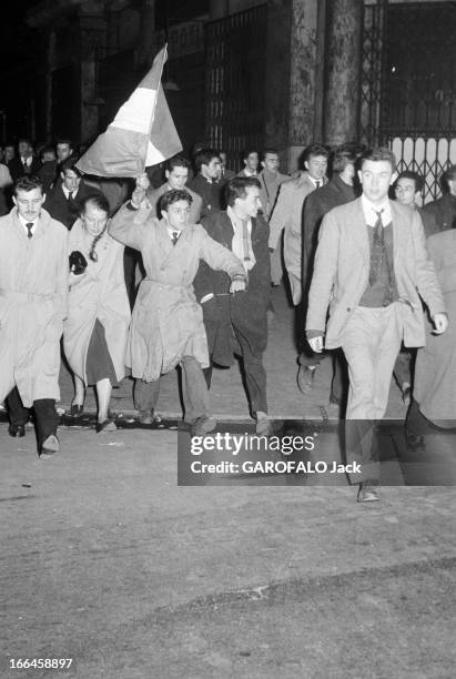 Anti Soviet Protest Against Intervention In Hungary. France, Paris, 7 novembre 1956, Les manifestations en Occident contre l'intervention soviétique...