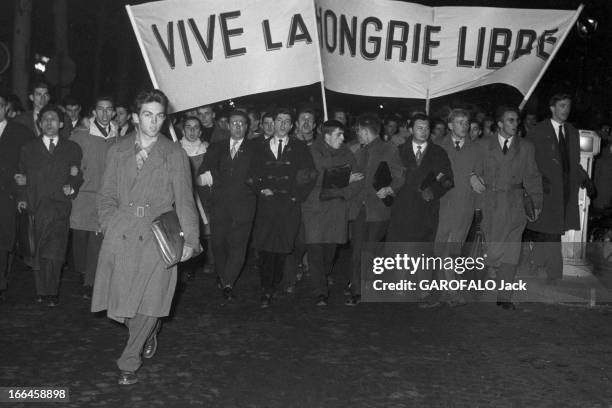 Anti Soviet Protest Against Intervention In Hungary. France, Paris, 7 novembre 1956, Les manifestations en Occident contre l'intervention soviétique...