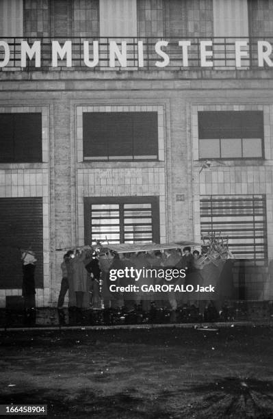 Anti Soviet Protest Against Intervention In Hungary. France, Paris, 7 novembre 1956, Les manifestations en Occident contre l'intervention soviétique...