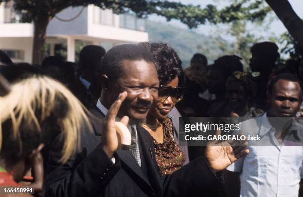 President Of The Central African Republic Jean-Bedel Bokassa. Centrafrique - juillet 1974 - Dans une rue, le président Jean-Bedel BOKASSA souriant,...