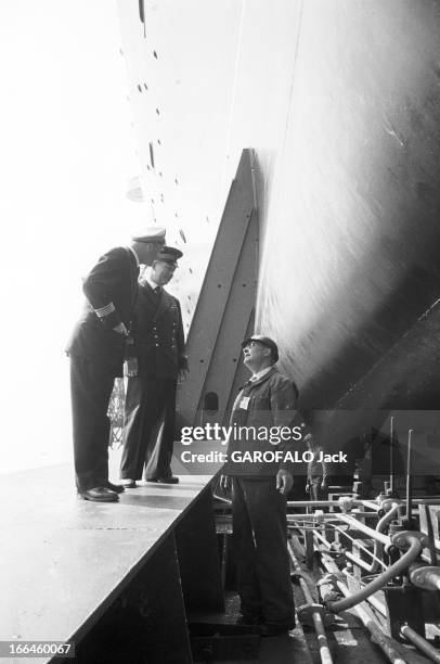 The Launch Of Transatlantic Liner 'France' In Saint-Nazaire. France, Saint-Nazaire, 11 mai 1960, le paquebot transatlantique 'France' fut construit...