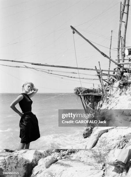 Rendezvous With Jules Dassin And Melina Mercouri On The Shooting Of 'Laloi' In 1956. En juin 1956, pendant le tournage du film 'la loi' de Jules...