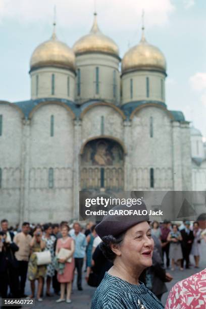 Official Travel Of General Charles De Gaulle To Ussr. URSS-Moscou- juin 1966- Lors du voyage officiel du général DE GAULLE, Madame Yvonne DE GAULLE,...