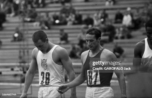 International Athletics Championship In Moscow. Moscou- 29 juillet 1958- Lors du match international d'athlétisme au stade Lénine, de gauche à...