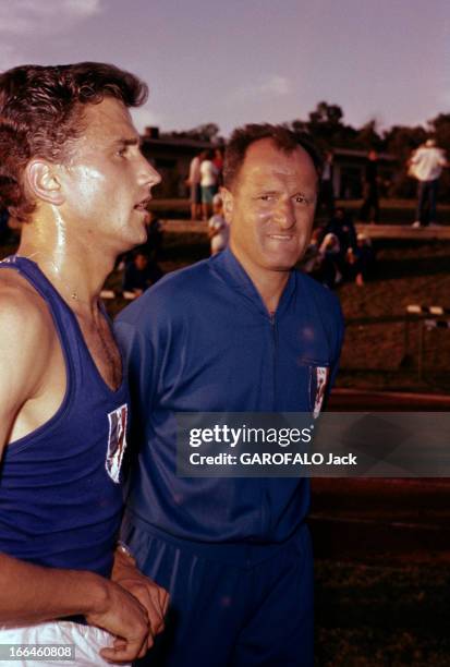 Michel Jazy At Belgrade European Athletics Championships In 1962. Belgrade - septembre 1962 - L'athlète Michel JAZY de profil, en tenue de sport, en...