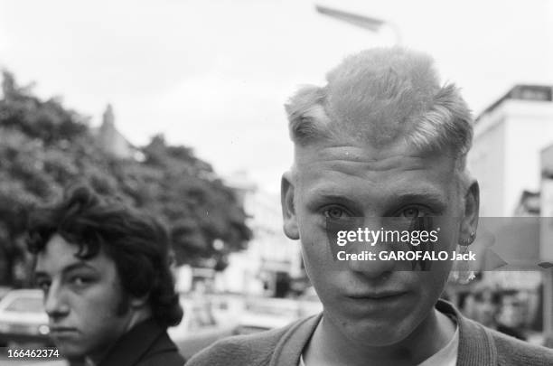 The Punks In London. Angleterre, Londres, 23 septembre 1979, Les punks, anarchistes de la pop-musique voient revenir la mode des années 60, et les...