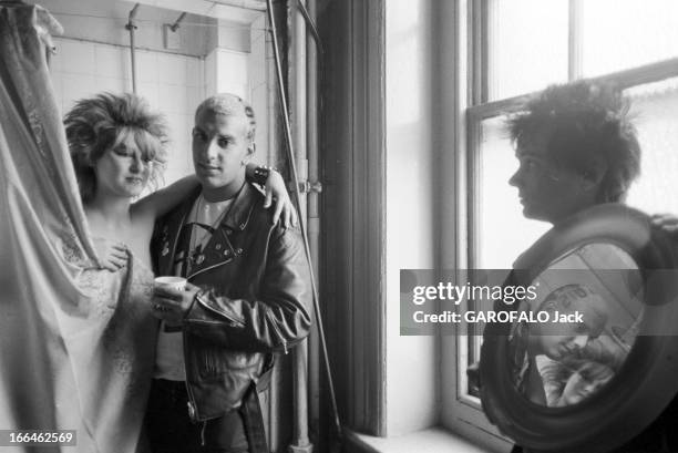 The Punks In London. Angleterre, Londres, 23 septembre 1979, Les punks, anarchistes de la pop-musique voient revenir la mode des années 60, et les...