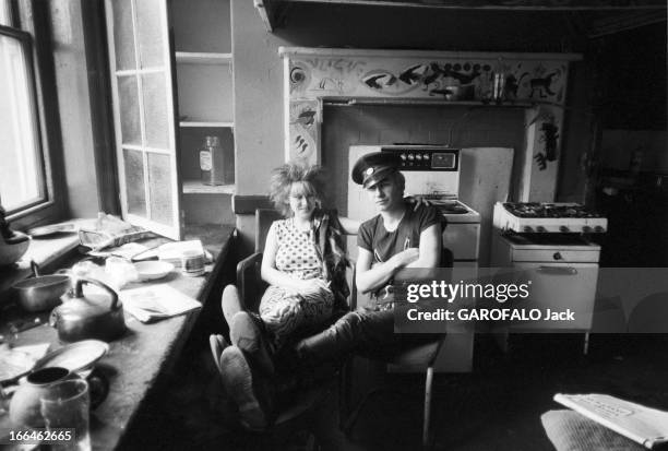 The Punks In London. Angleterre, Londres, 23 septembre 1979, Les punks, anarchistes de la pop-musique voient revenir la mode des années 60, et les...