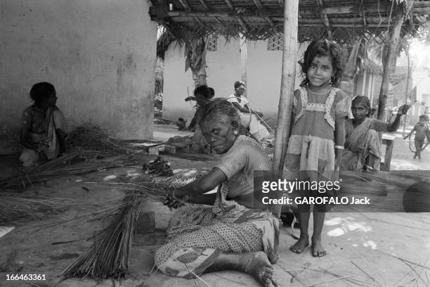 Leprosy. Le 13 avril 1981en Inde, les habitants d'un village ayant la lèpre, qu'ils ont eux-mêmes construit et où ils vivent en autarcie : une petite...