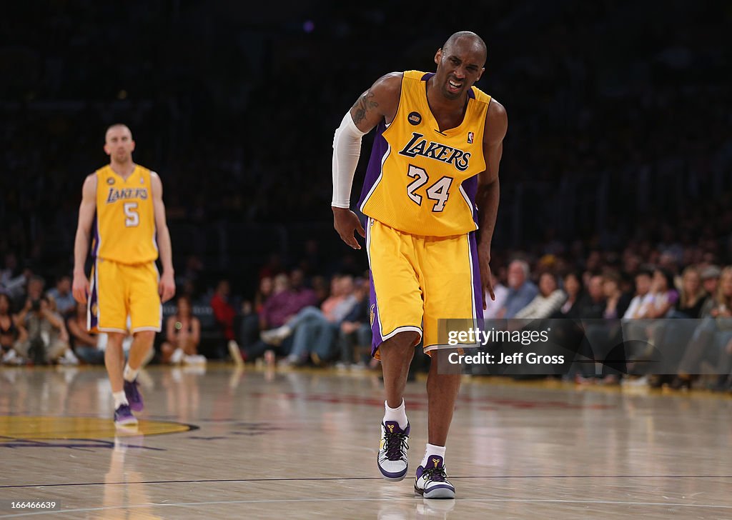 Golden State Warriors v Los Angeles Lakers