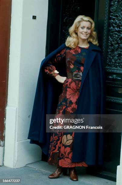 Catherine Deneuve Model For Yves Saint Laurent. Catherine DENEUVE présente la mode Yves SAINT LAURENT rue de Tournon à PARIS chez SAINT LAURENT Rive...