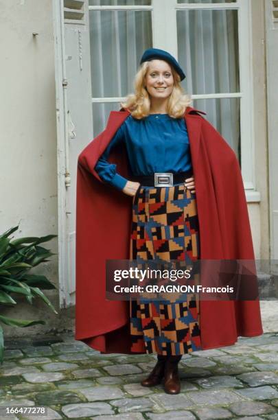 Catherine Deneuve Model For Yves Saint Laurent. Catherine DENEUVE présente la mode Yves SAINT LAURENT rue de Tournon à PARIS chez SAINT LAURENT Rive...