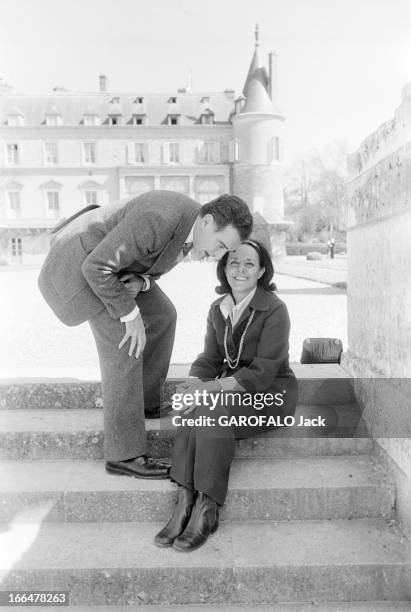 Developing A 12 Months Plan In Rambouillet By The Government Of Valery Giscard D'Estaing. Au château de RAMBOUILLET, en avril 1977, le président...