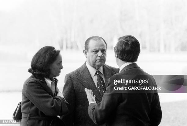 Developing A 12 Months Plan In Rambouillet By The Government Of Valery Giscard D'Estaing. Au château de RAMBOUILLET, en avril 1977, le président...