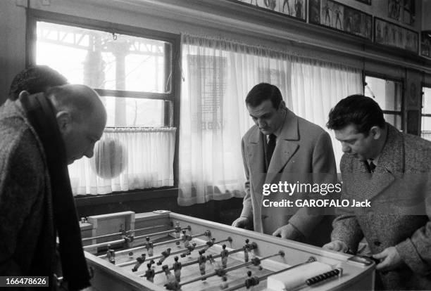 Rendezvous With Lino Ventura: With His Friends Wrestlers And With Family. Paris- 29 janvier 1959- Lino VENTURA, acteur italien, au bar du Palais des...