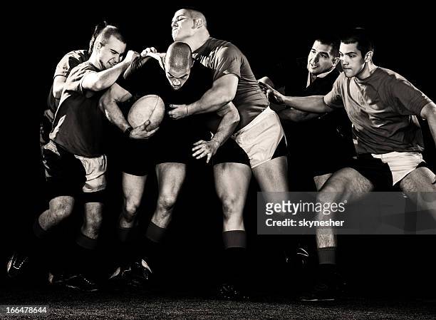 rugby azione. - rugby sport foto e immagini stock