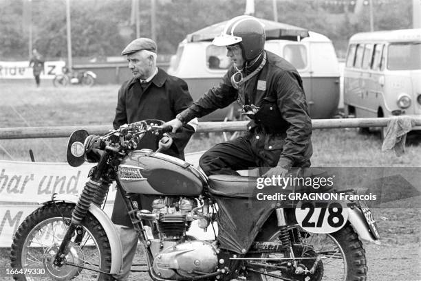 Motocross World Championship: Steve Mac Queen To Participate In The Six Days Of Erfurt. Erfurt, Allemagne de l'Est , septembre 1964 : Championnat du...