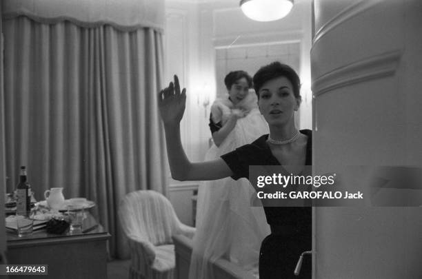 Miss World Contest 1959 In London. Londres, novembre 1959, concours Miss monde avec la gagnante Corinne ROTTSCHAEFER , Miss Hollande. Ambiance dans...