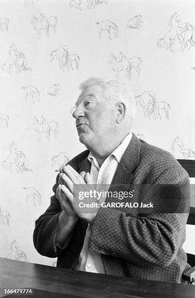 Rendezvous With Jean Gabin In His Farm In Normandy. France, Bonnefoi, 2 août 1962, chez lui, portrait de l'acteur Jean GABIN, qui vit dans son...