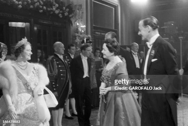 Official Visit Of Charles De Gaulle To The United Kingdom. Londres- 7 Avril 1960- Lors de la visite du Président Charles DE GAULLE et de son épouse:...