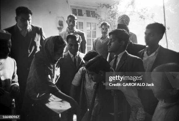 Indira Gandhi Head Of Government Of India. En Inde, à Dehli, le 9 février 1966, le premier ministre de l'Union indienne, Indira GANDHI, de profil, la...