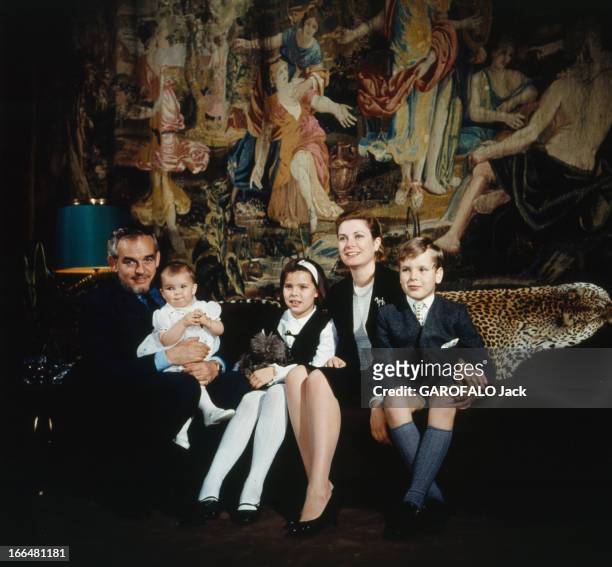 Rendezvous With Prince Rainier Iii Of Monaco With Family. Le prince RAINIER et son épouse la princesse GRACE fêtent leur 10ème anniversaire de...