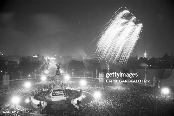 Official Visit Of Charles De Gaulle To The United Kingdom. Londres- 6 Avril 1960- Lors de la visite du Président Charles DE GAULLE et de son épouse:...