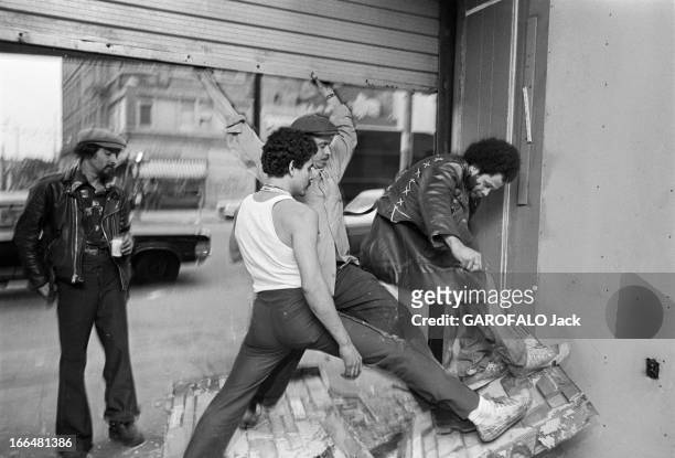 United States, New York, Bronx District In 1977. 1977 NEW YORK Le Bronx : le photographe Jack Garofalo en reportage pendant 3 mois. Ambiance dans les...