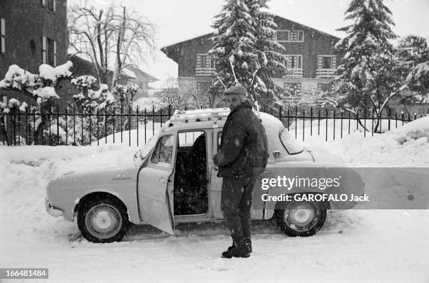 Rendezvous With Adrien Duvillard. France, 21 janvier 1960, Adrien DUVILLARD, skieur alpin français, fait partie de l'équipe de France de ski. Lors...