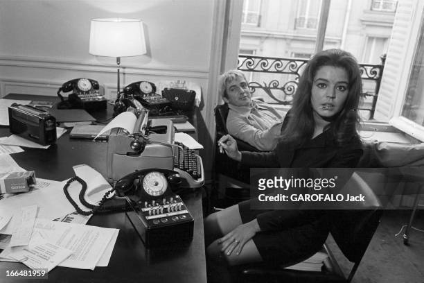 Rendezvous With Muriel Baptiste. France, 27 juin 1968, la comédienne Muriel BAPTISTE rencontre l'équipe de Paris Match. Ici dans les locaux de la...
