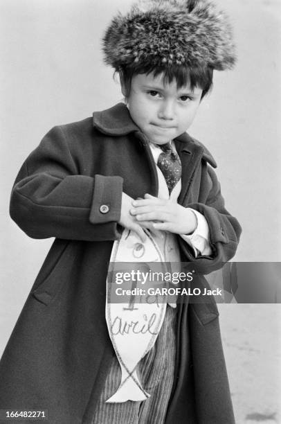 Rendezvous With Joel Papouf Actor In 'Le Grand Chef'. Paris mars 1959 : rendez-vous avec Joel PAPOUF acteur dans le film d'Henri Verneuil ' Le grand...