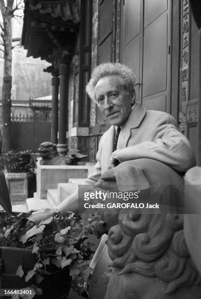 Rendezvous With Jean Cocteau At The Movie Theater 'La Pagode'. France, Paris, 18 mars 1960, le poète français, dramaturge et cinéaste Jean COCTEAU a...