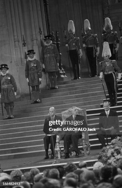 Official Visit Of Charles De Gaulle To The United Kingdom. Londres- 7 Avril 1960- Lors de la visite du Président Charles DE GAULLE et de son épouse:...