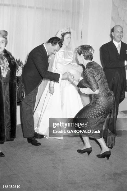 Marriage Of Princess Marie-Louise Of Bulgaria With The Count Karl Of Leiningen. Le 21 février 1957 à Cannes, en France, lors du mariage, le prince...