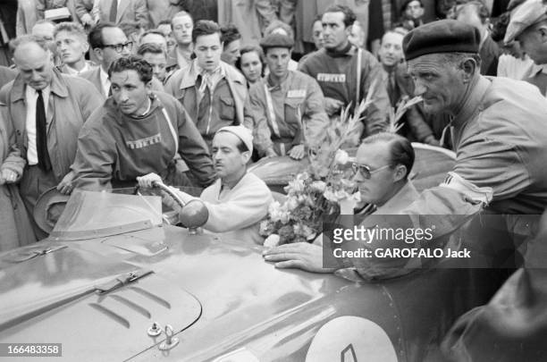 22Nd Edition Of The 24 Hours Of Le Mans 1954. France Juin 1954, la course automobile des 24 heures du Mans. Les pilotes Maurice TRINTIGNANT et José...