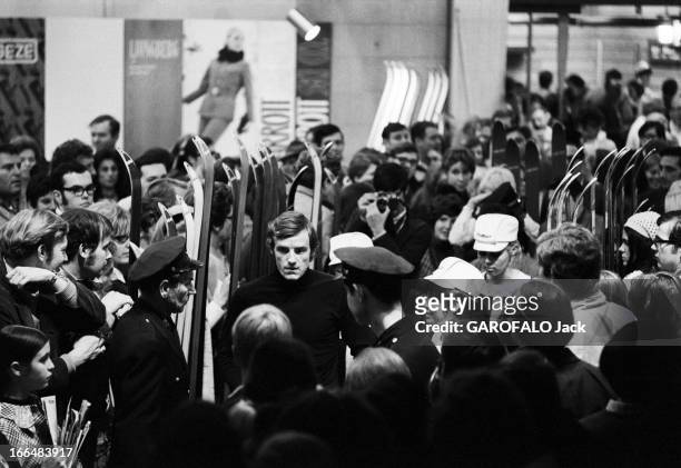 Jean-Claude Killy To Represent General Motors. Etats-Unis, Hollywood, 5 novembre 1969, Jean-Claude KILLY, ancien skieur alpin et coureur automobile...