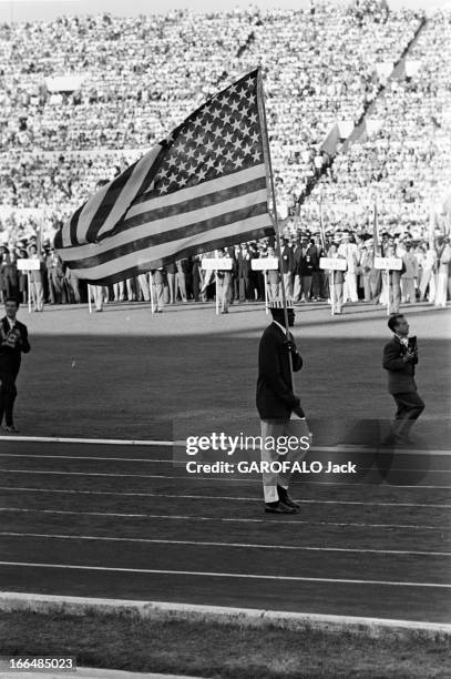 Rome Olympics Games 1960. Italie, jeux olympiques de Rome : ambiance, épreuves et rendez-vous avec des sportifs. 83 pays participèrent à ces jeux. 25...