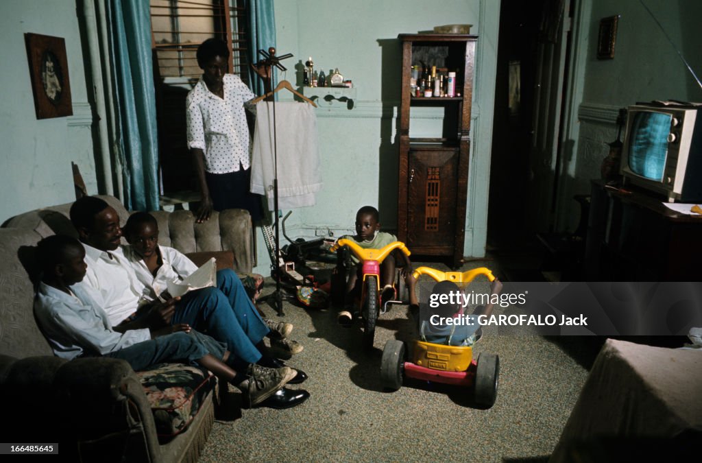 Agheto The Ghetto. New York City- Harlem- juillet 1970: le ghetto; Billy ...