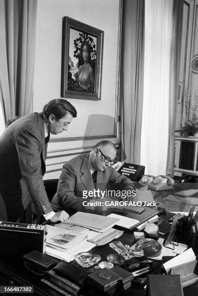 Meeting With Michel Poniatowski At The Ministry Of The Interior. France, Paris, 24 février 1975, Le ministre de l'Intérieur Michel PONIATOWSKI passe...