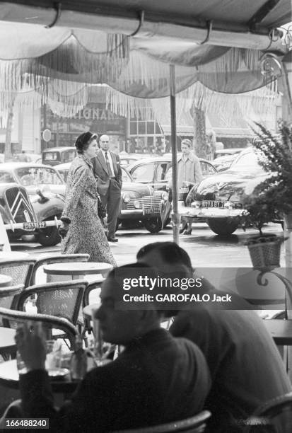 Empress Soraya, Wife Of Shah Of Iran In Paris. Septembre 1955, Paris: l'impératrice SORAYA, femme du Shah d'Iran en voyage privé. Soraya a passé une...