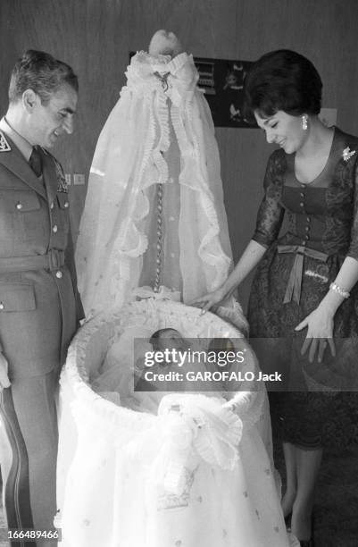 Rendezvous With The Shah Of Iran, Farah And Their Son Reza Cyrus Pahlavi. Téhéran- 7 Décembre 1960- La famille impériale: le Shah en uniforme...